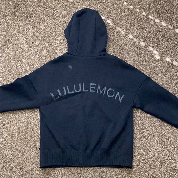 Never worn LuluLemon shaped jacket - Picture 1 of 2